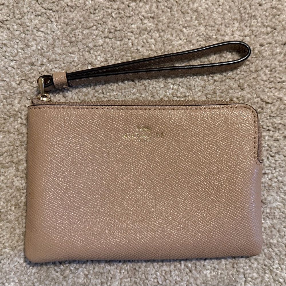 Coach Tan Beige Textured Leather Wristlet Like New